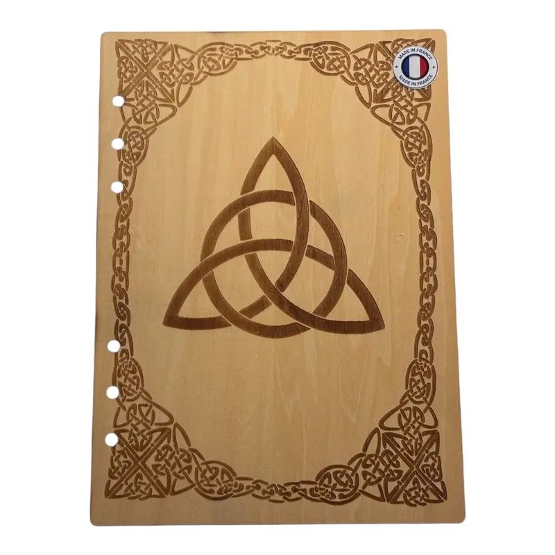005 - Couverture cahier noeud celtique avec enluminure
