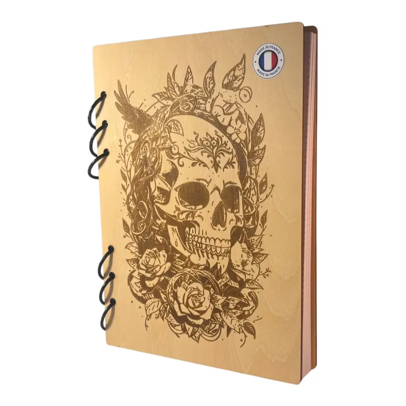 049 - Cahier crâne entouré de fleurs