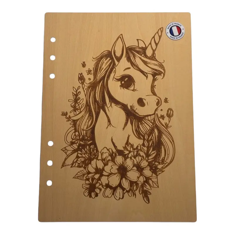 060 Couverture cahier Licorne dans des fleurs