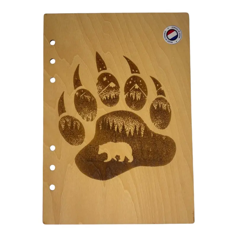 077 Couverture cahier Patte d'ours avec une silhouette d'ours