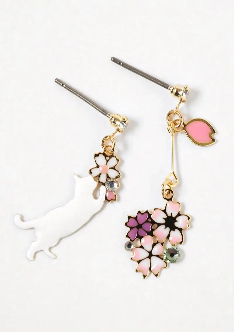 Boucles d'oreilles japonaises chat et sakura