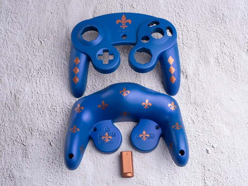 Fleur de Lys - Custom Painted GameCube Controller Shells