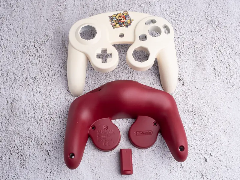 Paper Mario - Custom Painted GameCube Controller Shells