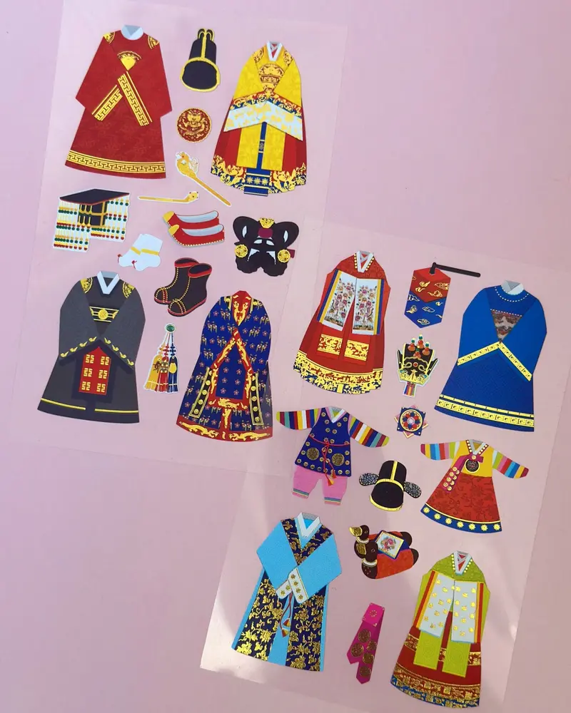 Planche de Stickers tenues traditionnelles Coréennes