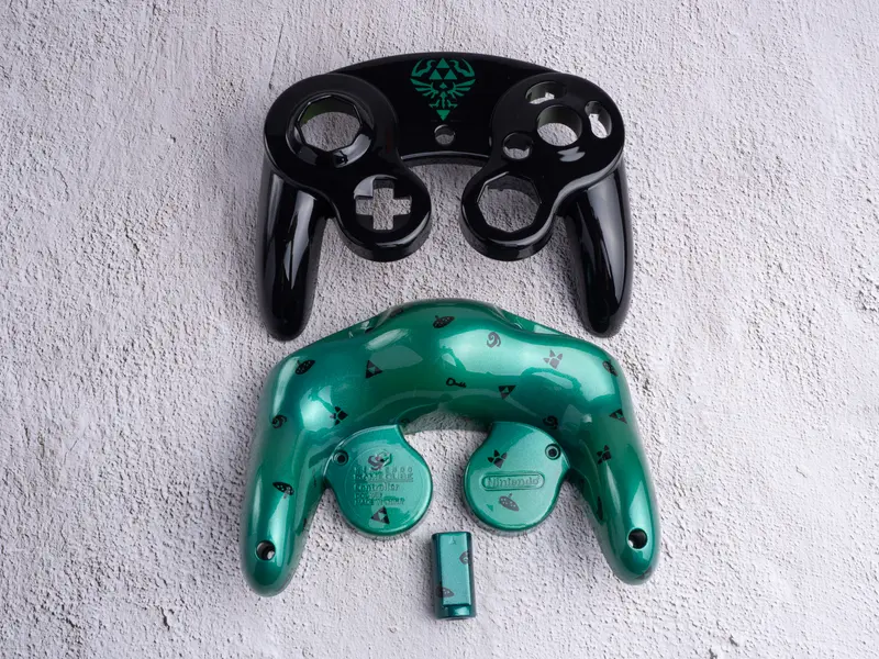 The Legend of Zelda - Custom Painted GameCube Controller Shells